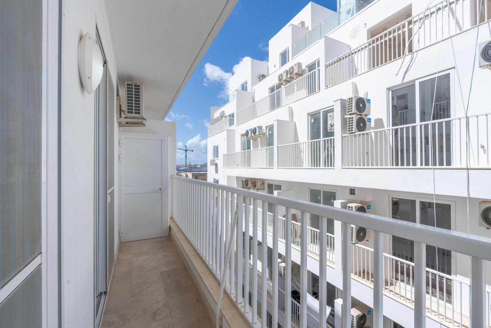 Modern & Luxurious Apartment - Prime Location San Pawl il-Baħar Eksteriør billede