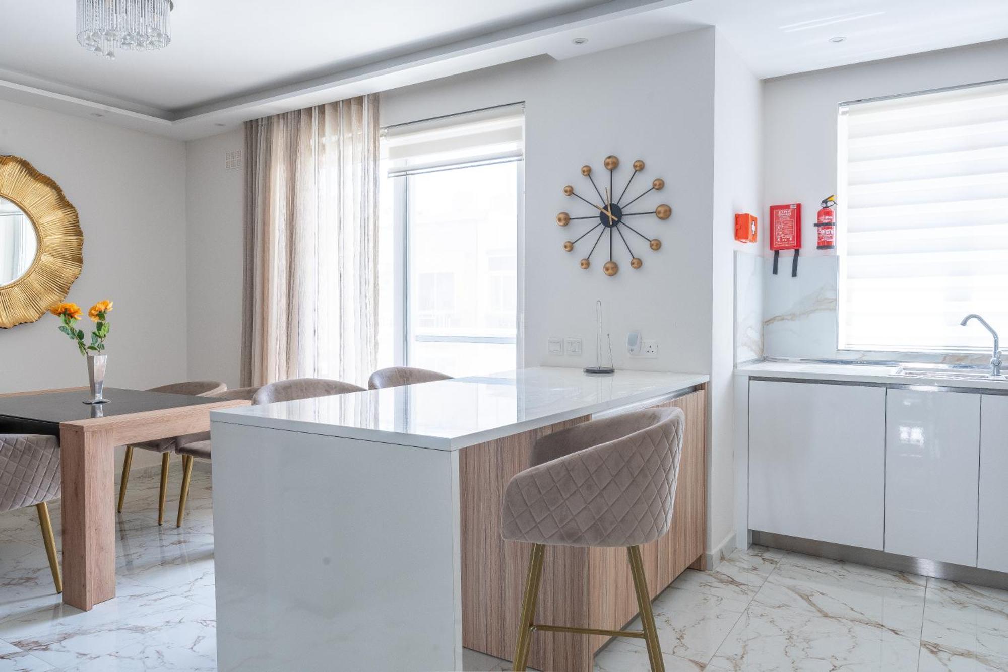 Modern & Luxurious Apartment - Prime Location San Pawl il-Baħar Eksteriør billede